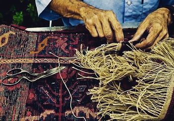 Tehran Carpet Bazaar-Rahele Hajian-WikiRug.jpg