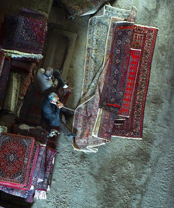 Carpet Market1-Amir Enayatii-WikiRug.jpg