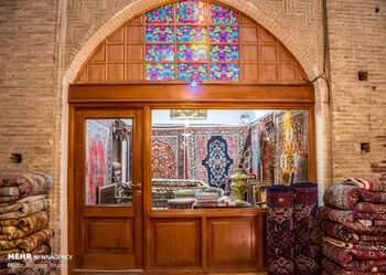 Arak Carpet Bazaar 1-Behnam Yousefi-WikiRug.jpg